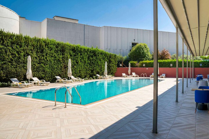 Pool Hotel