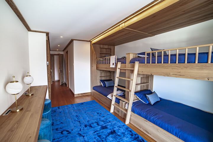 Room 6 of 79