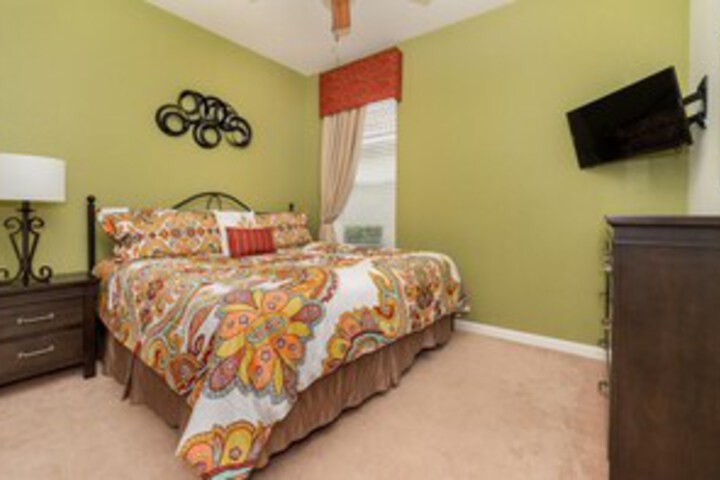 Room 32 of 35