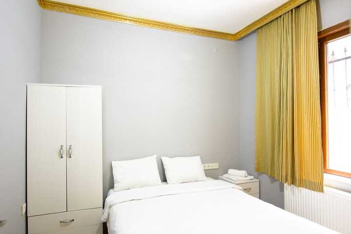 Room 12 of 27