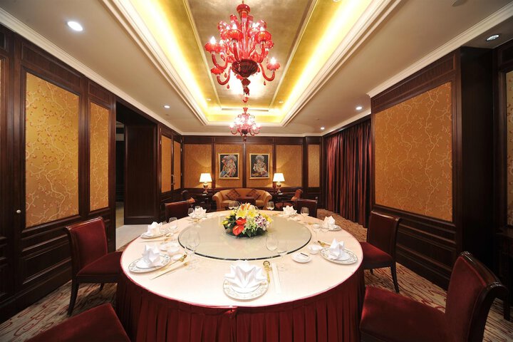 Dining 82 of 99