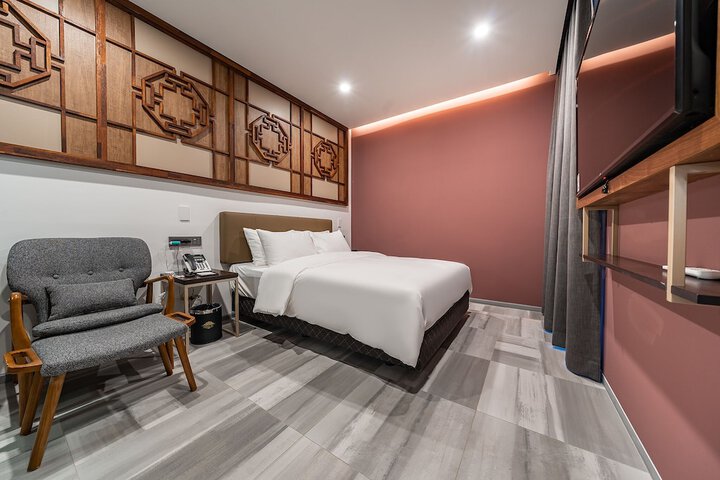 Room 9 of 22