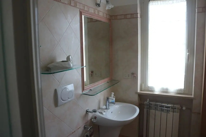 Room 7 of 19