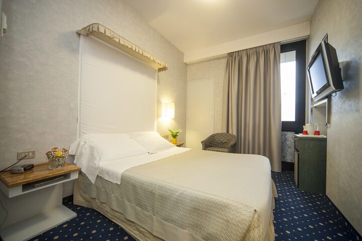 Room 20 of 40