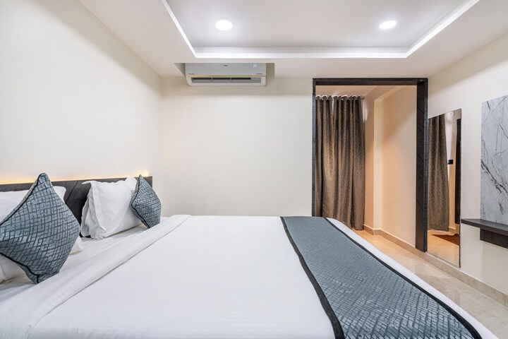 Room 11 of 26