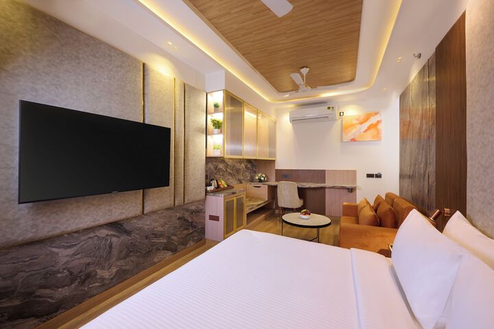 Room 10 of 31
