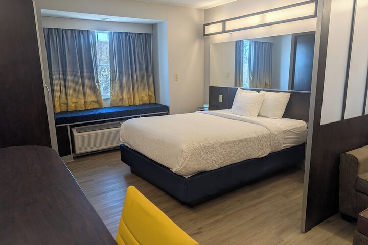 Room 15 of 26
