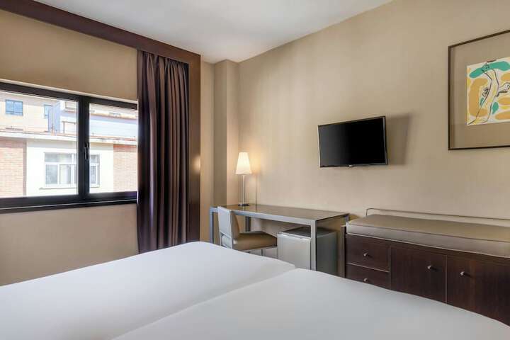 Room 17 of 44