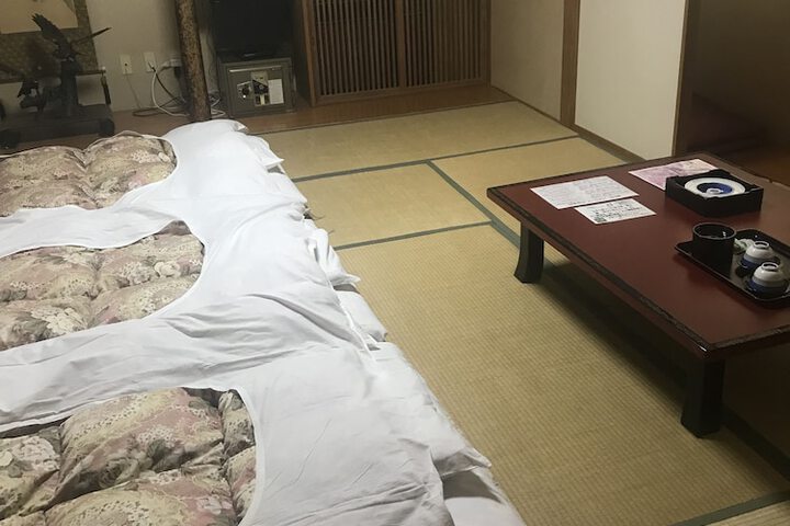 Room 9 of 32