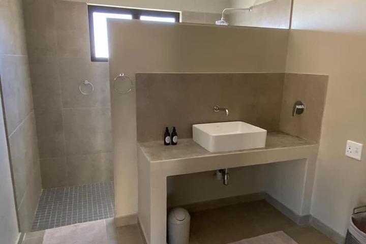 Room 9 of 22