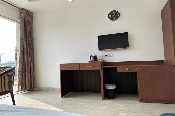 Room 8 of 22