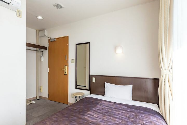 Room 22 of 77