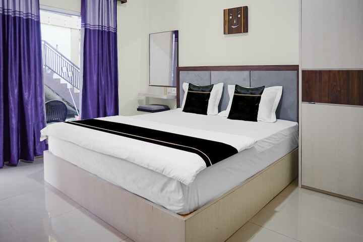 Room 10 of 25