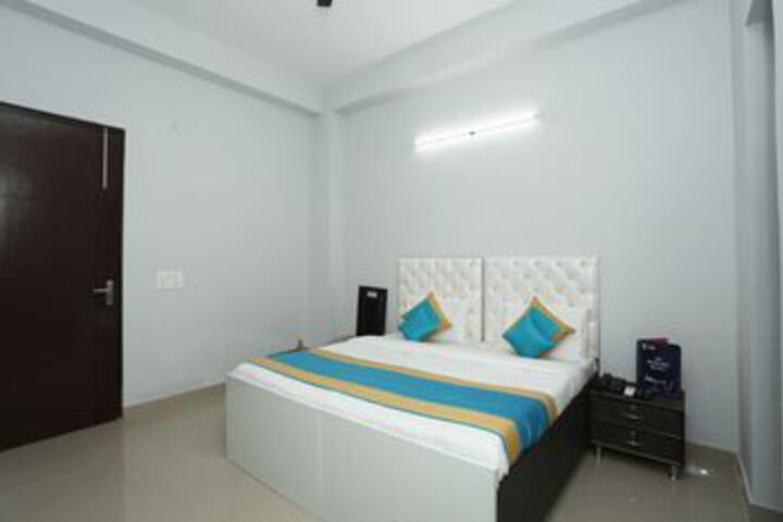 OYO 9935 Hotel The Mango House