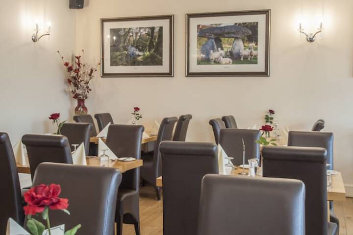 Dining 60 of 84