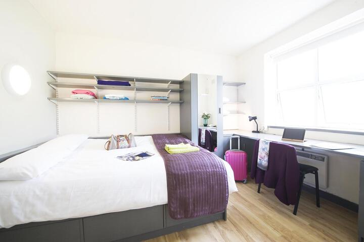 Room 7 of 38