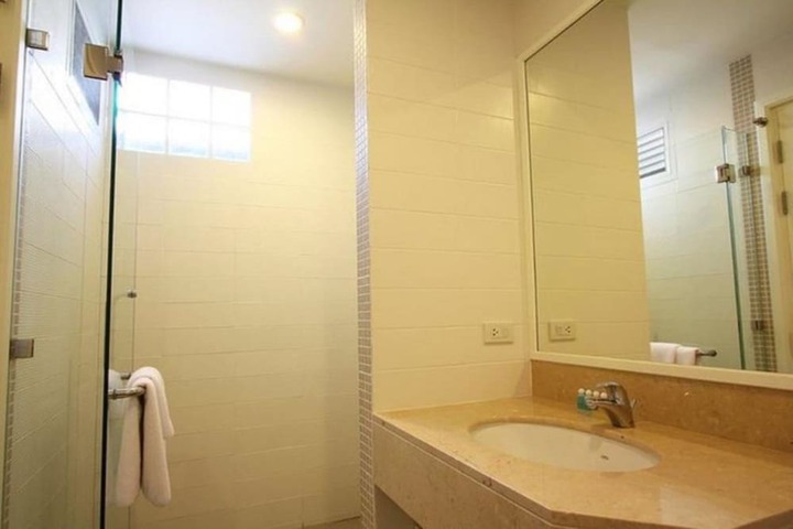 Room 14 of 28