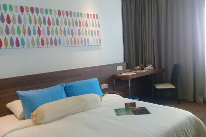 Room 8 of 31
