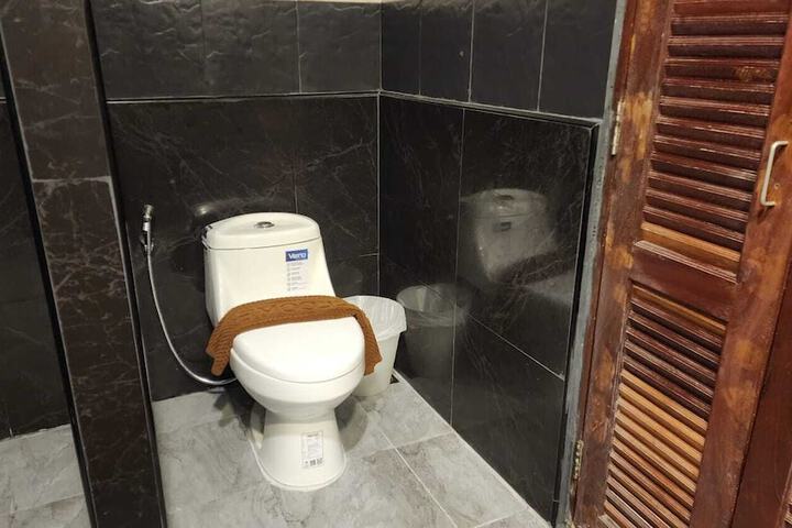 Room 120 of 171
