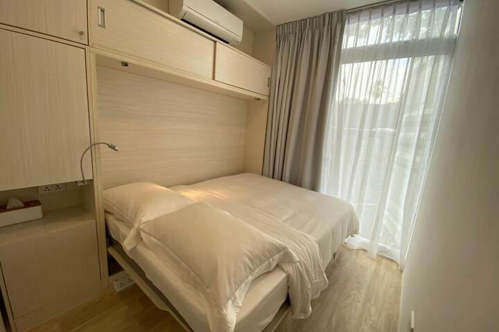 Room 4 of 20
