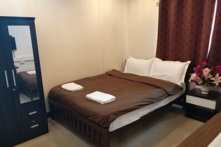 Room 27 of 68