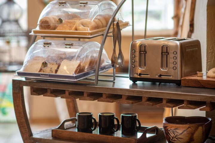 Breakfast/Coffee Service 47 of 100