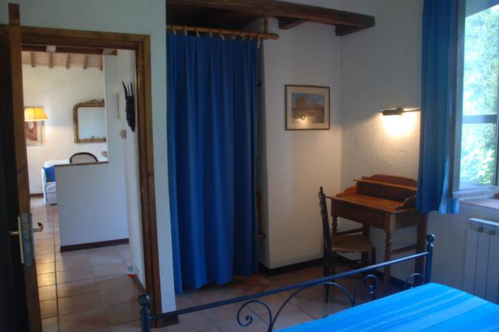 Room 6 of 42