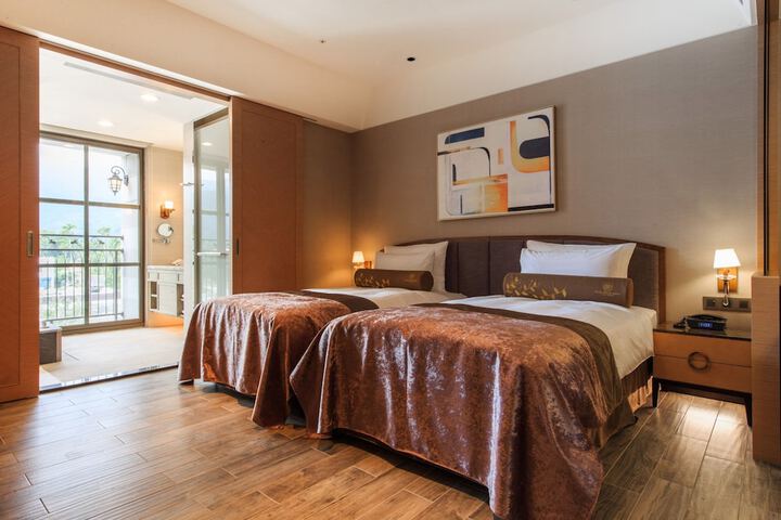 Room 34 of 208