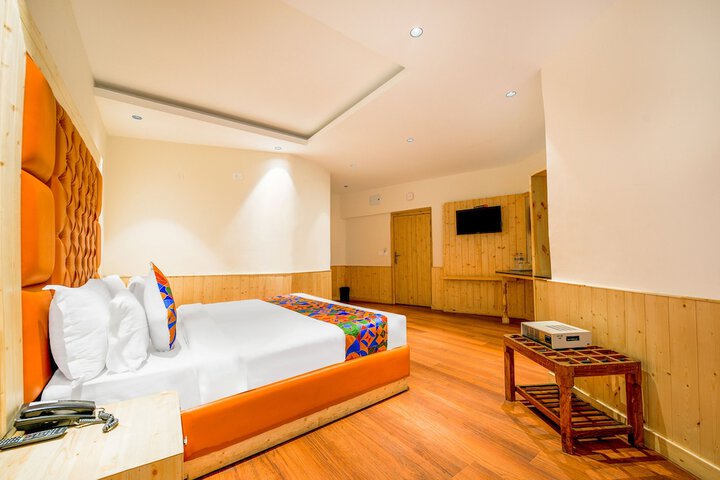 Room 14 of 28