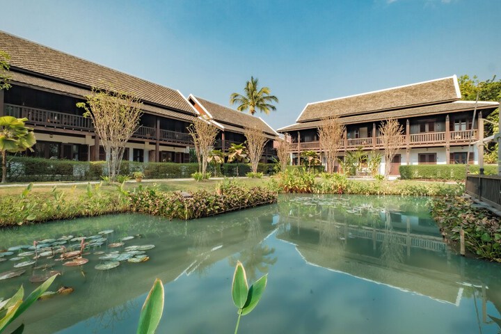 Hotel Exterior 82 of 93