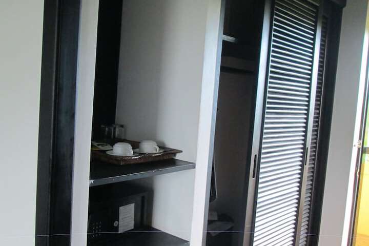 Room 7 of 61