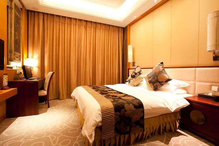 Room 15 of 46