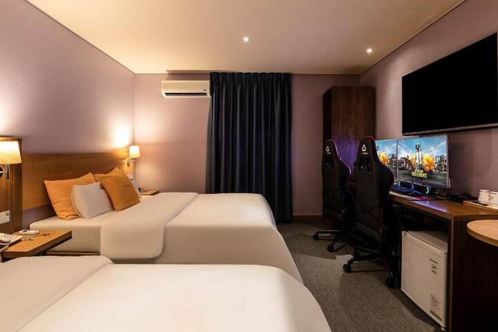 Room 10 of 37