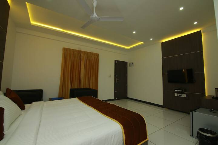 Room 6 of 25