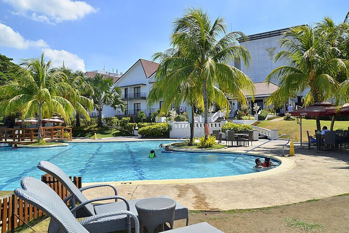 Pool Hotel