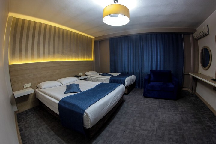 Room 26 of 101