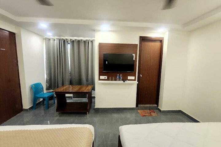 Room 2 of 14