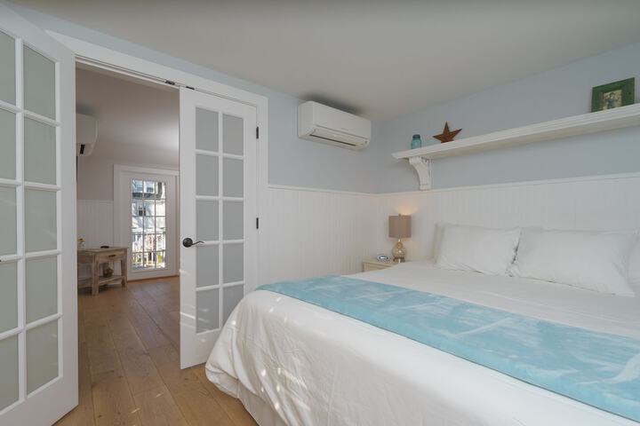 Room 43 of 70