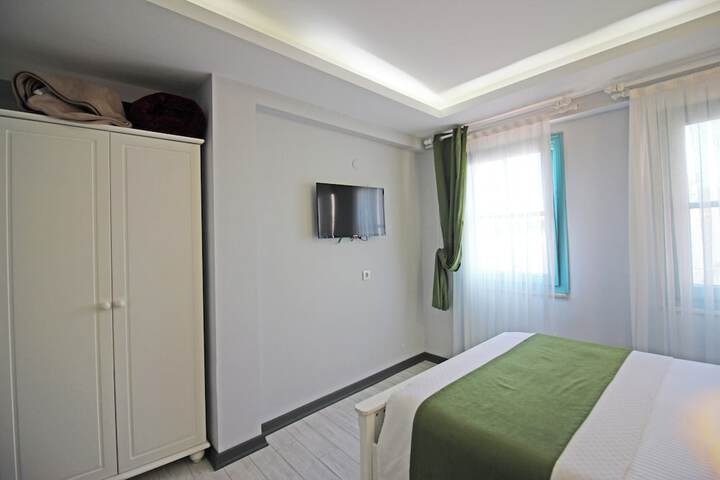 Room 6 of 54
