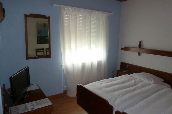 Room 9 of 21
