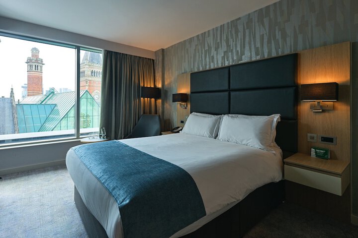 Room 27 of 165