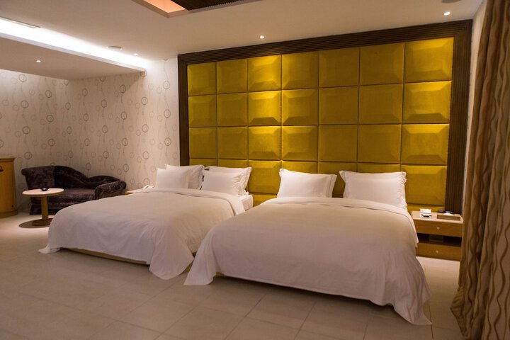 Room 36 of 62