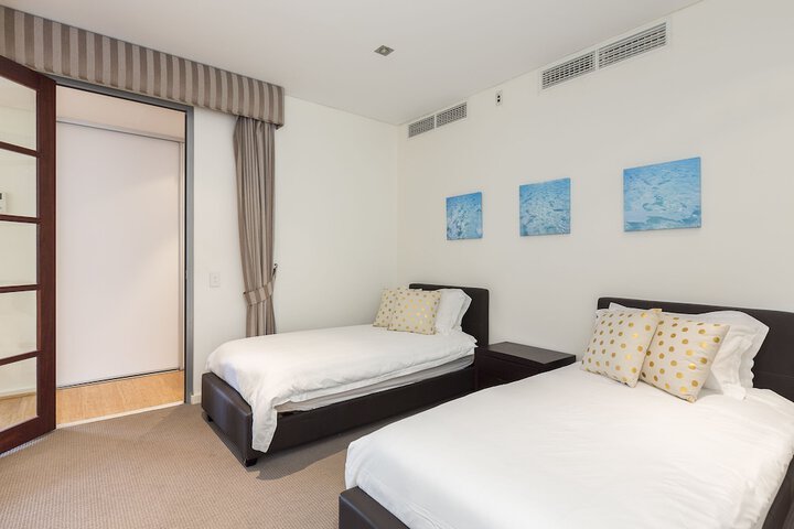 Room 6 of 46