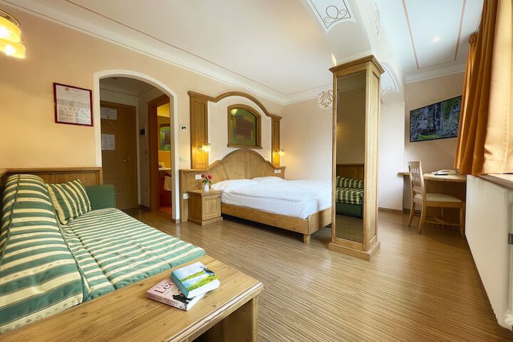 Room 21 of 68