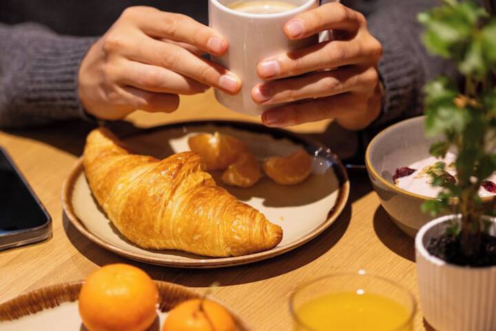 Breakfast/Coffee Service 24 of 33