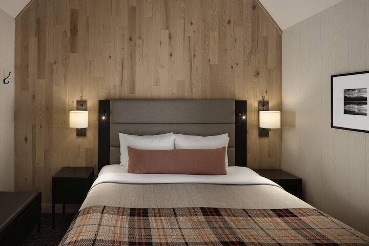 Room 30 of 53