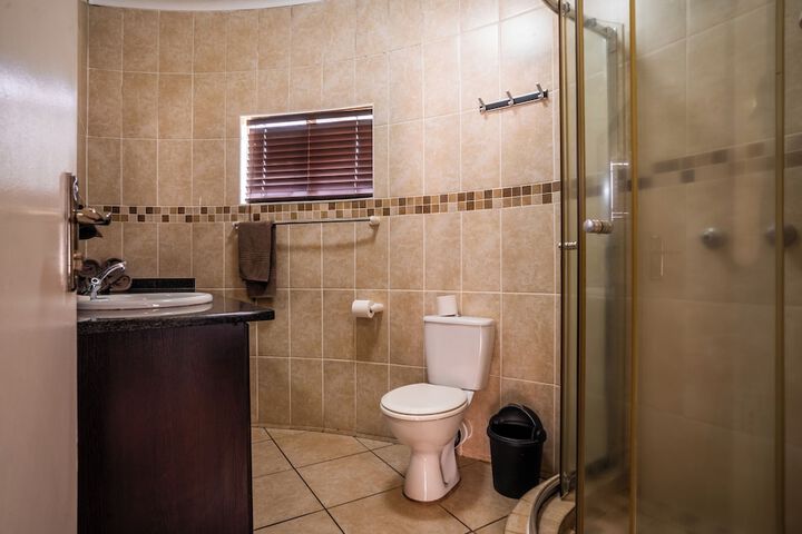 Room 150 of 236