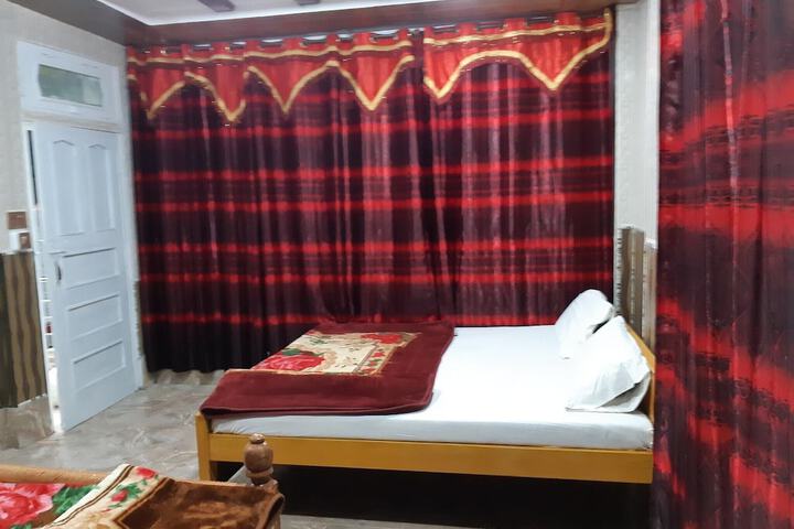 Room 11 of 22