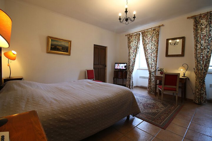 Room 6 of 48