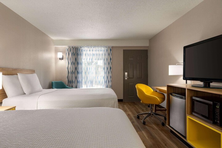 Room 3 of 17